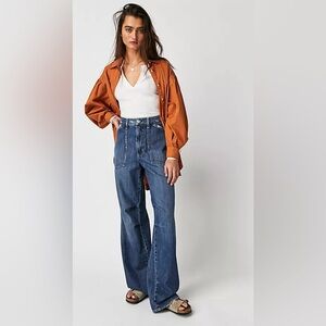 AMO • Amo Wide Leg Denim Jeans • Severine Cargo • Color: Lovely • Like New!